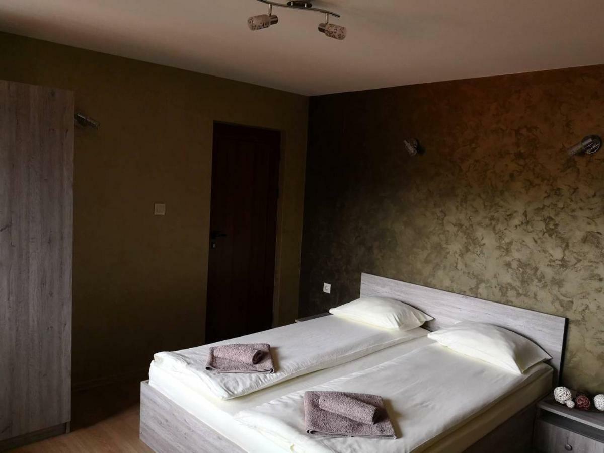 Yurukovata Kashta Hotel โคปริฟชทิทซา ภายนอก รูปภาพ