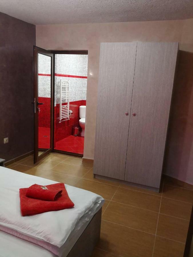 Yurukovata Kashta Hotel โคปริฟชทิทซา ภายนอก รูปภาพ