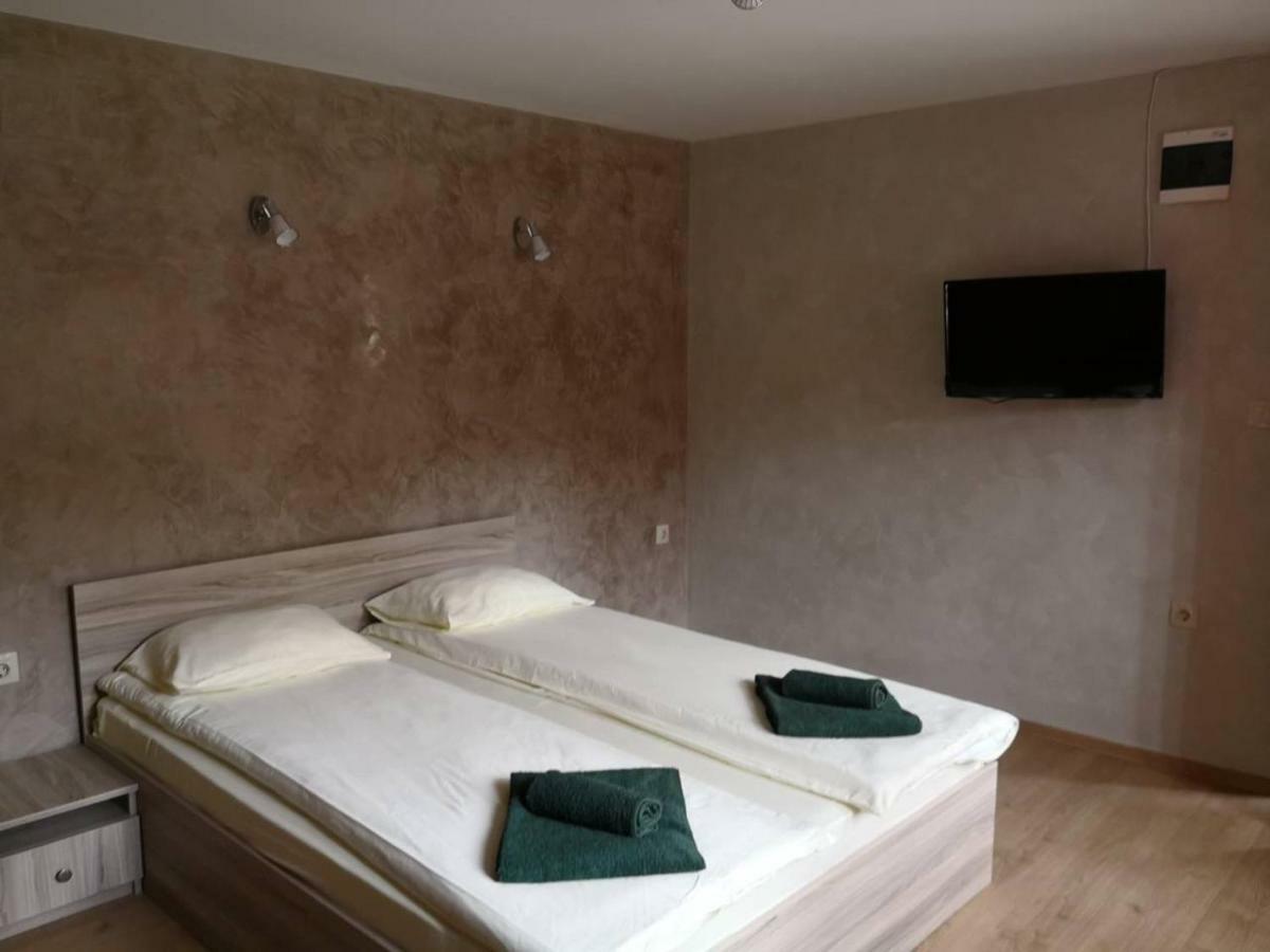 Yurukovata Kashta Hotel โคปริฟชทิทซา ภายนอก รูปภาพ